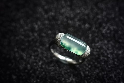 翡翠戒指选购与销售全攻略 从厂家渠道到戒面定价，兼谈服装批发跨界思路